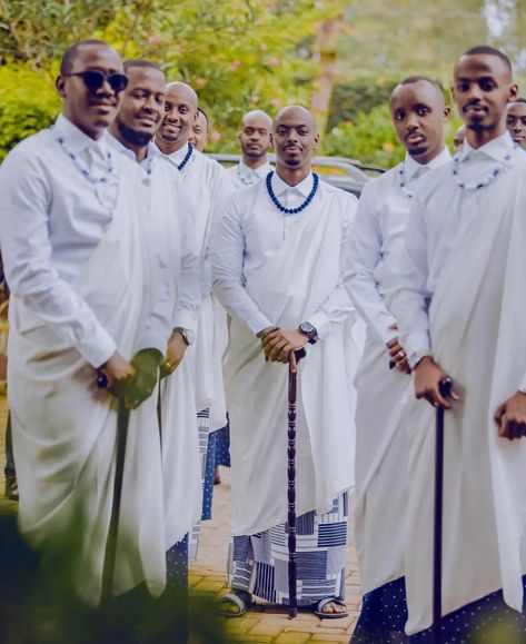 Umushanana Rwanda Traditional Weddings, Rwanda Wedding, Rwandan Culture, Rwandan Wedding, Traditional African Clothing, Short African Dresses, Black Bride, Traditional Wedding Dresses, Groom Wear