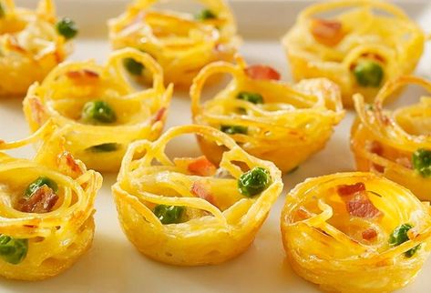 Looking for an authentic Italian recipe? Try Barilla's step-by-step recipe for Barilla® Spaghetti Frittatas for a delicious meal! Barilla Spaghetti, Frittata Bites, Frittatas Recipe, Spaghetti Frittata, Leftover Meals, Barilla Recipes, Week Meals, Recipe Builder, G Star Jeans