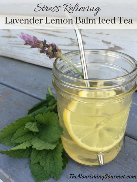 Lemon Balm Recipes, Herbal Teas Recipes, Herbal Drinks, Lavender Lemon, Herb Recipes, Lavender Tea, Garden Recipes, Lemon Lavender, Lemon Balm