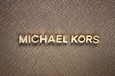 Michael Kors Wallpaper, Bow Sights, Phone Quotes, Phone Logo, Phone Lockscreen, Pink Texture, Michael Kors Logo, Best Bow, Iphone Black