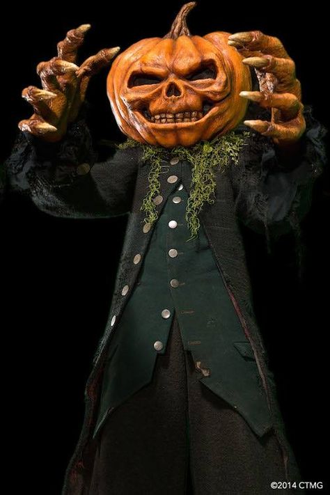 Jack-O’-Lantern Attacks in New Goosebumps Image Goosebumps Costume, Jack O Lantern Diy, Goosebumps Monsters, Disney Precious Moments, Scarecrow Makeup, Childhood Art, Scarecrow Costume, Pumpkin Halloween Costume, Special Makeup