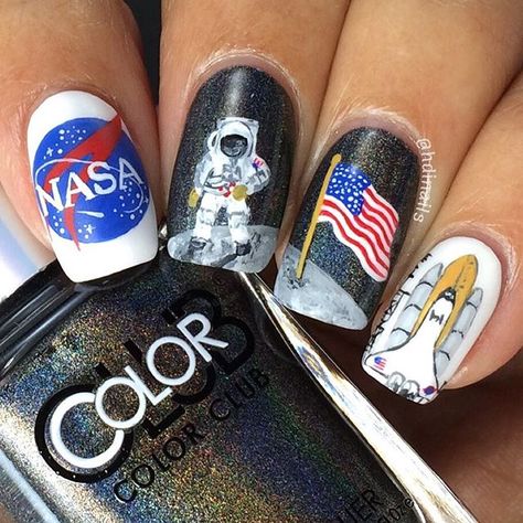 NASA Nails Minimal Nails Art, Space Nails, Acrylic Nail Powder, Nail Art Pictures, Nail Drawing, Moon Nails, Minimal Nails, Man On The Moon, Pedicure Nail Art