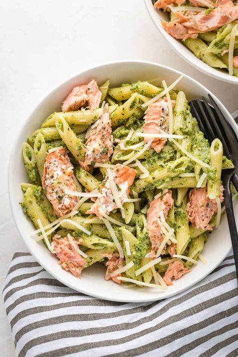 Pesto Pasta And Salmon, Pesto Salmon Pasta Recipes, Salmon With Pesto Pasta, Salmon Pesto Recipes, Salmon Pasta Healthy, Salmon Pasta Recipes Easy, Salmon With Pasta, Healthy Pesto Pasta, Salmon Pesto Pasta