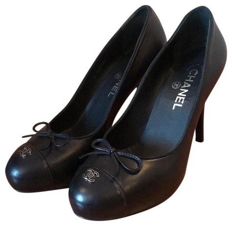 Chanel Black Pumps Size EU 39 (Approx. US 9) Regular (M, B) - Tradesy Shoes Coquette, Planet Her, The Nbhd, Chanel Heels, Dr Shoes, Zero Tolerance, Cute Heels, Blair Waldorf, Shoes Pumps