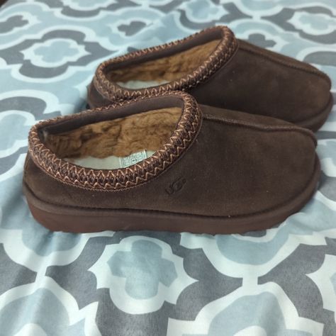 Brand New Never Worn Without Tags Ugg Tasman Brown Beautiful! Dark Brown Tasman Uggs, Brown Tasman Uggs Outfit, Ugh Shoes, Dark Brown Uggs, Tasman Uggs, Uggs Shoes, Uggs Tasman, Mini Uggs, Brown Uggs