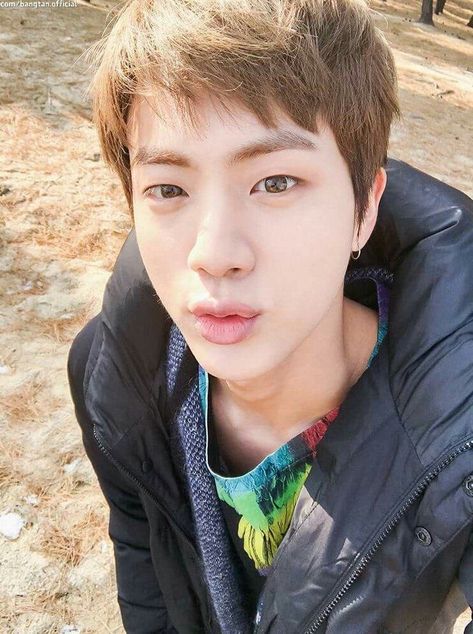 Jin 2017, Choppy Bangs, Bts Birthdays, Seokjin Bts, Worldwide Handsome, Spring Day, Bts Bangtan Boy, Bts Jin, Kim Seokjin