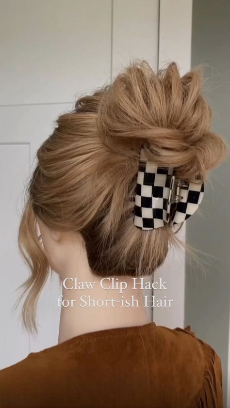 easy hair tutorials & boho bridal education on Instagram: “Boho braided bun 🫶🏼 Save & try @brokenarrowjewelry hair accessories launching REAL SOON! ✨wearing 24in beige blonde @luxyhair clip in…” Clips For Medium Hair, How To Wear A Clip With Long Hair, Double Bun Claw Clip, Claw Clip Hairstyles For Wedding, How To Wear Hair In A Claw Clip, Claw Clip Messy Bun For Short Hair, Claw Clip Top Knot, Claw Clips Hairstyles Short Hair, Easy Boho Updo