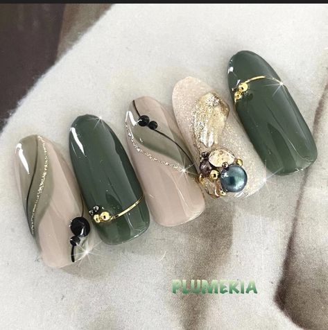 Elegant Nail Art, Magic Nails, Nail Salon Design, Green Nail Designs, Black Nail Art, Beauty Nails Design, Geometric Nail, Nail Art Designs Diy, Pretty Nail Art Designs