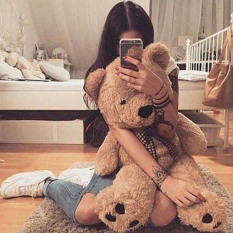 Big Teddy Bears, Bear Makeup, Baby Boy Newborn Pictures, Giant Teddy Bear, Big Teddy, Giant Teddy, Baby Ganesha, Best Selfies, Girly Dp