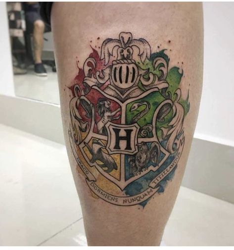 Hogwarts crest Hogwarts Logo, Harry Potter Tattoo Ideas, Crest Tattoo, Potter Tattoo, Ink Therapy, Harry Potter Tattoos, Harry Potter Tattoo, Hogwarts Crest, Jewelry Clothes