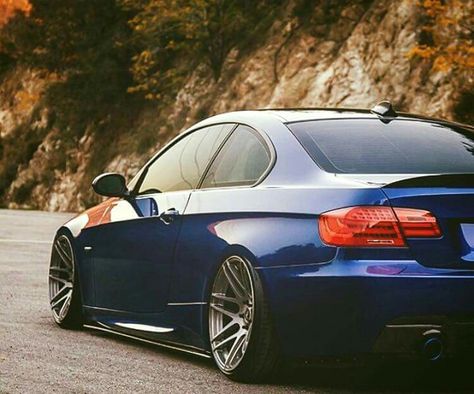 BMW E92 3 series blue slammed E92 335i, E60 Bmw, Carros Bmw, Good Image, Chip Foose, Bmw Sport, Bmw E92, Bmw Wheels, Bmw E34