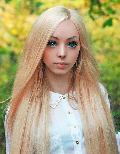 Meet 7 Real-Life Barbie and Ken Dolls Barbie Hairstyles Real Life, Barbie And Ken Dolls, Real Life Barbie, Barbie Hairstyle, Human Doll, Ken Dolls, Barbie Images, Living Dolls, Celebrity Moms