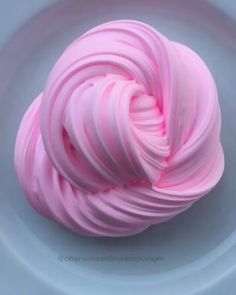 Fluffy pink slime super soft and squishy Diy Slime Without Glue, Slime With Elmers Glue, Cornstarch Slime, Bubblegum Slime, Slime Without Glue, Slime Without Borax, Types Of Slime, Borax Slime, Slime Ingredients