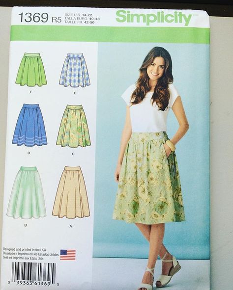 $3 shipped. Simplicity 1369 sizes 14-22. Like new, uncut, unopened.  Leave PayPal. #sewingpatternsforsale #sewingpatterns #thegreatfabricdestash #simplicitypatterns #simplicity1369 Homemade Fashion, Brand Patterns, Sewing Patterns Skirt, Dresses By Pattern, Skirt Tutorial, Clothing Diy, Patterns Sewing, Beginner Sewing, Skirt Patterns Sewing