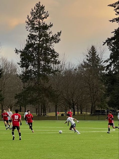 Edgar Playing Soccer, Soccer Boy Aesthetic, Football Boys Aesthetic, Soccer Guy, Football Guys, Brown City, Soccer Photography, Fake Account, Soccer Season