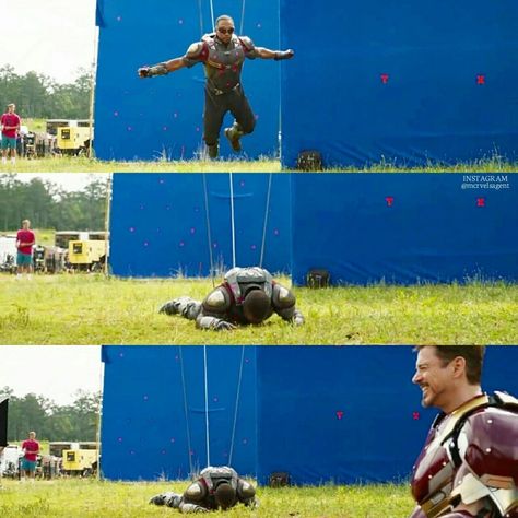 When Falcon missed the landing and Tony couldn't contain himself. Avengers Bloopers, Odm Gear, Marvel Bloopers, Geek House, Anthony Mackie, Pietro Maximoff, Dc Memes, Avengers Memes, Avengers Infinity