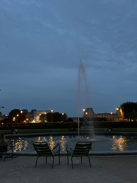 two emtpy chairs overlooking a parisian fountain in the tuileries gardens in paris Tuileries Garden Paris, Future Nostalgia, Tuileries Garden, Oui Oui, Geneva, Milan, Aura, Wedding Day, Paris