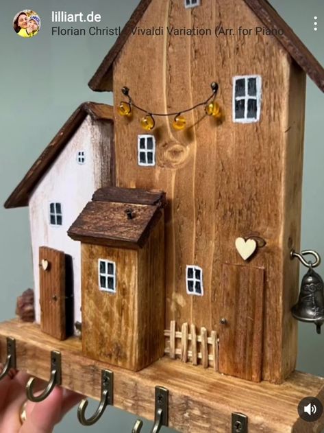 Scrap Wood Art, Diy Wood Plans, Scrap Wood Crafts, Small Wooden House, Wood Block Crafts, Diy Rustic Decor, Scrap Wood Projects, Driftwood Crafts, Wooden Projects