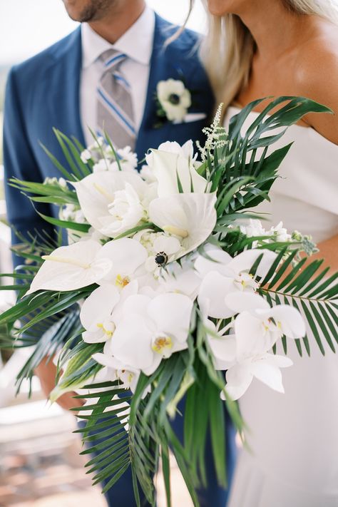 Key West Wedding Flowers, Palm Leaf Bridal Bouquet, Florida Wedding Flowers, Florida Wedding Theme, Hawaiian Flower Bouquet, Wedding Bouquets Tropical, Beach Wedding Flowers Bouquet, Tropical Chic Wedding, Orchid Decor