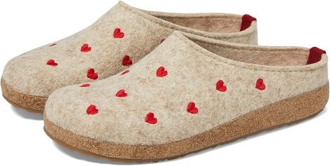 Amazon.com | HAFLINGER Cuoricini - Beige, 39 | Mules & Clogs Red Slides, Wool Clogs, Ballerina Style, Purple Hearts, Clogs Style, Clog Slippers, Wool Slippers, Felted Slippers, Boiled Wool