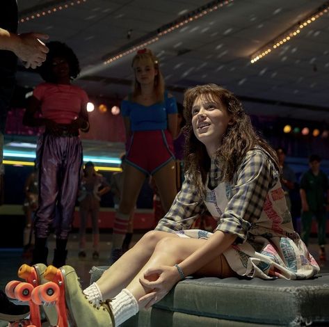 Stranger Things Season 4, Stranger Things Season, Bobby Brown, Millie Bobby Brown, Season 4, Other People, Stranger Things, Behind The Scenes, On Twitter