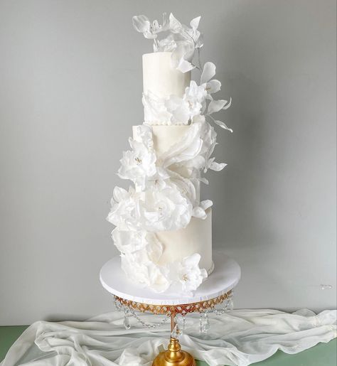 Extravagant Cakes, Chic Modern Wedding, Landscape Wedding, Dream Wedding Cake, Modern Wedding Inspiration, White Wedding Cakes, Modern Wedding Cake, White Wedding Cake, Modern Bridal