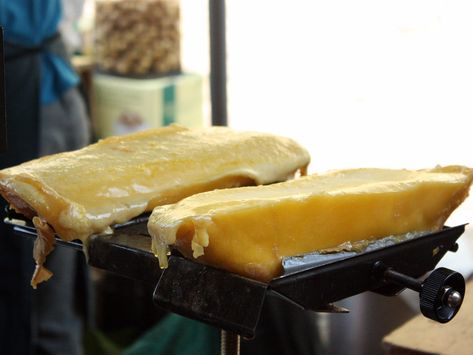 The best cheeses for melting, ranked by a cheese expert - Insider Cheese Wiz, Masala Fries, Gluten Free London, Steak And Ale, Cheese Wheel, Vacation Meals, Kinds Of Cheese, Street Foods, Milk And Cheese