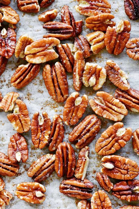 Toasting Pecans Oven, How To Roast Pecans In Oven, Toasting Pecans, Roast Pecans, How To Toast Pecans, Toast Pecans, Sweet Pecans, Goodies Recipes, Pecan Bars Recipe