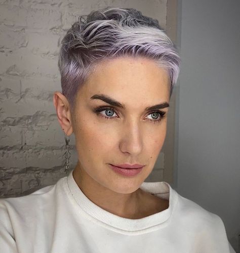 20 Hair Color Ideas for Short Hair to Refresh Your Style Pixie Hair Color, Lavender Shades, Cool Blonde Hair Colour, Lavender Hair Colors, Bob Hair Color, Short Hairdos, Short Brown Hair, Short Grey Hair, Super Short Hair