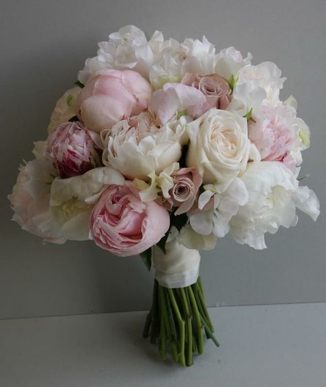 Pink Peonies Bouquet, Simple Wedding Bouquets, Carnation Bouquet, Bridal Bouquet Peonies, Pink And White Weddings, White Rose Bouquet, Peony Bouquet Wedding, Light Pink Wedding, Bridal Bouquet Pink