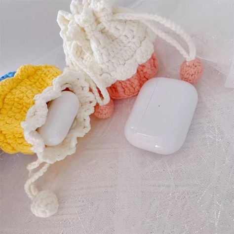 Crochet Earphones Case, Crochet Earphones, Crochet Airpods Pouch Pattern Free, Crochet Ear Pod Case, Crochet Earphone Case, Crochet Ear Pods Case, Earbud Case Crochet, Crochet Airpods Case Pattern Free, Handbag Design Ideas