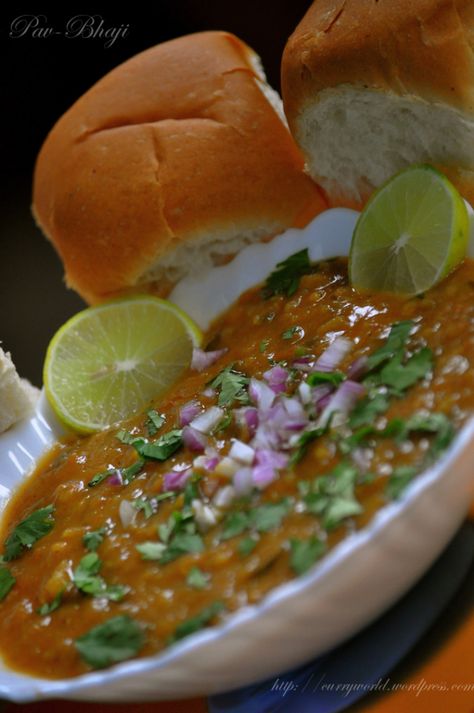 Pav Bhaji Snap, Indian Fast Food, Pav Bhaji, Tastemade Recipes, Snap Streak, Indian Breakfast, Indian Street Food, Indian Desserts, Indian Snacks