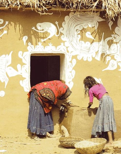 Mud Hut, Ephemeral Art, Mud House, Amazing India, Indian Folk Art, Arte Popular, Incredible India, Image Hd, House Painting