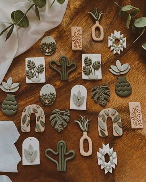 Polymer Clay Earrings on Instagram: "Super excited for tomorrow 🪴🥹 Plant collection dropping @ 6pm CT ! Also giving away plant stud freebies in every order 🍃 I hope everyone enjoys each set bc I loved making them so much✨! #plantearrings #polymerclayearrings #plantjewelry #cactusearrings" Easy Polymer Clay, Diy Gifts To Sell, Polymer Flowers, Circle Crafts, Hello Honey, Clay Set, Diy Earrings Polymer Clay, Plant Jewelry, Polymer Clay Jewelry Tutorials