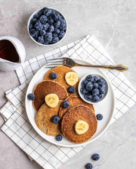 Perfectly fluffy banana oatmeal protein pancakes are perfect for fueling busy mornings! They are wholesome, easy to make, and ready in 30 minutes. These pancakes store well and are freezable, too! Fluffy Oatmeal, Oatmeal Protein Pancakes, Oatmeal Protein, Food Flatlay, Pancakes Vegan, Yogurt Pancakes, Breakfast Photography, Food Photography Inspiration, Food Photography Tips