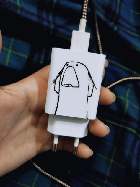 Charger Drawing Ideas, Charger Painting Ideas, Charger Art, Anna Craft, Phone Charger Diy, Compass Art, Funny Stick Figures, Diy Gifts To Sell, Hand Knitting Diy