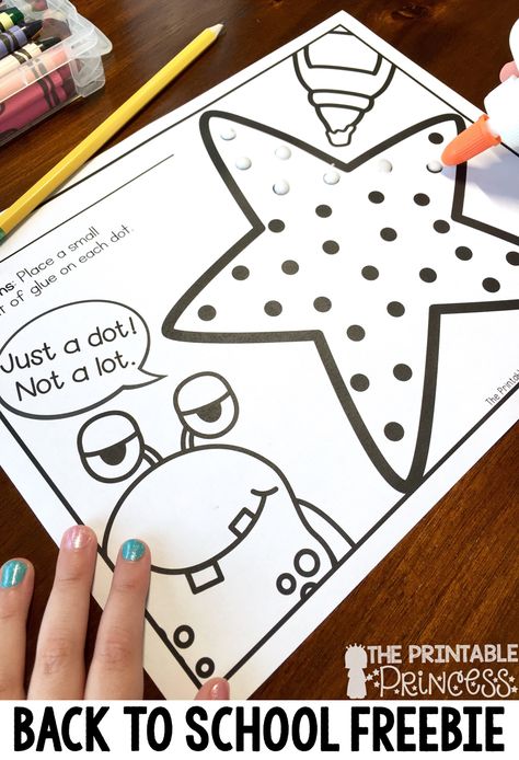 Your students are going to love these Back to School monsters! They are great for Kindergarten (and it even works for Halloween)! Plus check out the FREEBIE! Monsters Love School, Glue Practice Preschool, Preschool Glue, Glue Practice, Preschool Back To School, Back To School Theme, Printable Princess, Math Writing, Preschool Fine Motor