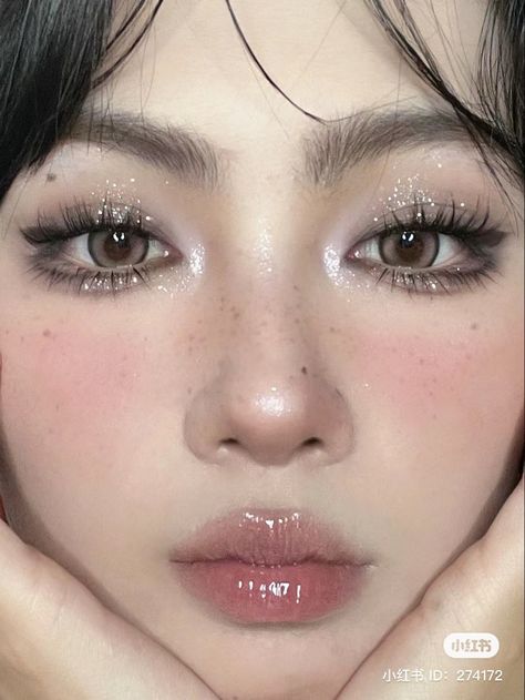 Enhypen Makeup Looks, Lesserafim Makeup Look, Enhypen Makeup Inspired, Txt Makeup Inspired, Enhypen Makeup, Xiaohongshu Eye Makeup, Dreamy Douyin Makeup, Asian Makeup Looks, Douyin Makeup