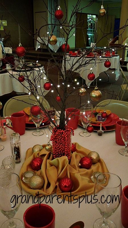 Christmas Decor Ideas Vases, Diy Christmas Centerpieces For Table, Diy Vases, Christmas Table Decorations Diy, Christmas Place Settings, Diy Christmas Table, Work Christmas Party, Christmas Vases, Christmas Centers