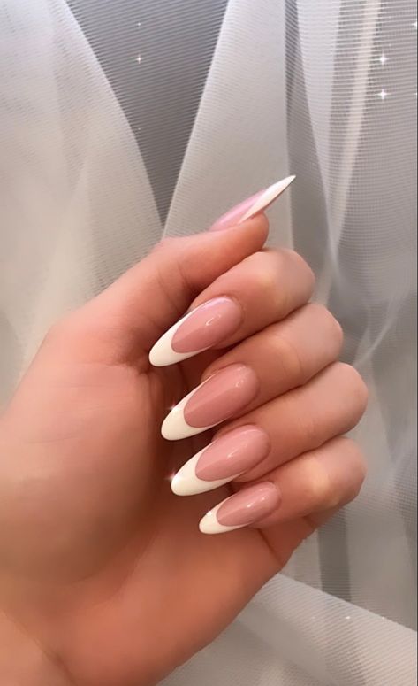 French Acrylic Nails Glitter, Long Round French Tip Nails, Round Gel X Nails, Long Oval French Tip Nails, Oval French Manicure, Long Oval Nails Design, French Manicure Stiletto Nails, Long Classy Nails, Round Stiletto Nails