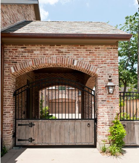 carport with gate Building A Carport, Garage Extension, Carport Patio, Wood Fence Design, Pergola Carport, Farmhouse Garage, Driveway Entrance, Carport Garage, Carport Designs