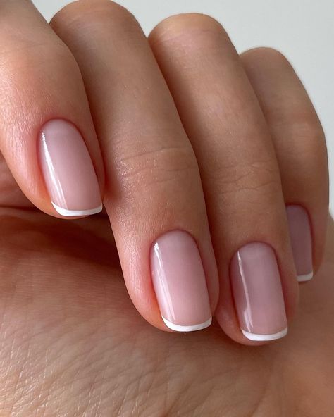 Find the perfect nail design to complement your personal style and make a statement. #nails #nailsdesign #nailsart Trendy Fall Nail Designs, Pink French Nails, Golden Nails, Cute Nails For Fall, Fake Nails With Glue, Burgundy Nails, Fall Nail, Trendy Fall, Fall Nail Designs