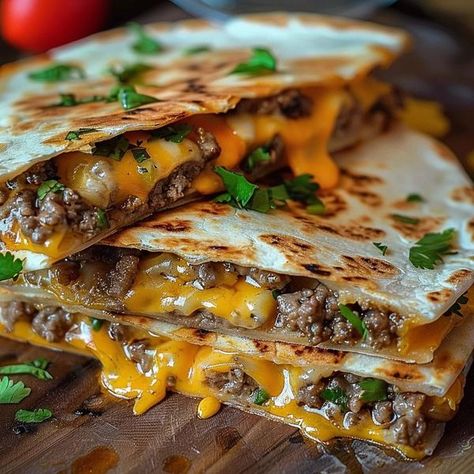 Blackstone Ground Beef, Blackstone Cheeseburger, Hamburger Quesadilla, Blackstone Recipe, Cheeseburger Quesadilla, Quesadilla Ingredients, Ground Beef Quesadillas, Meatloaf Casserole, Beef Quesadillas