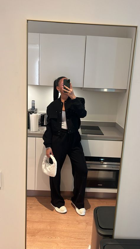 Black Zara Jacket Outfit, Zara Jacket Outfit, Rick Owen Outfit, Black Jacket Outfit, Outfit Zara, Zara Jacket, Jacket Outfit, Winter Fits, Zara Black