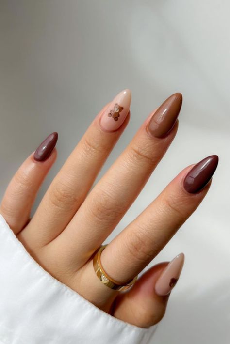 Brown Nail Designs, Plaid Nail Designs, Checkered Nails, Brown Nail, Brown Nails Design, Glitter Accent Nails, Cute Short Nails, Nude Nail Designs, Plaid Nails