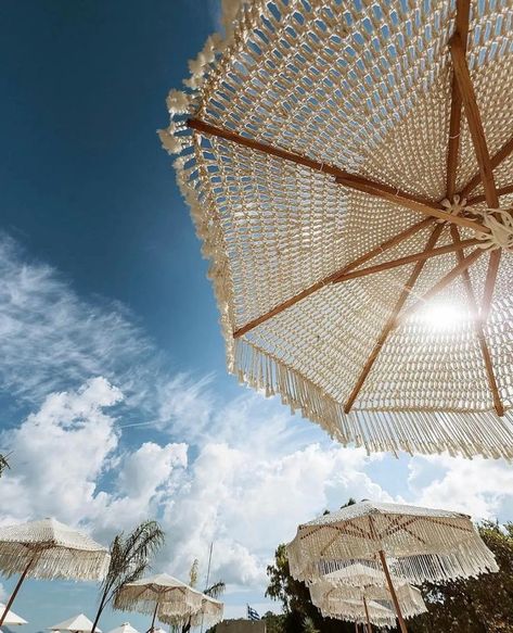 Beach Cabana Aesthetic, Beachy Vibes Aesthetic, Ibiza Aesthetic, Christmas Light Photography, Summer Instagram Pictures, Abbott Lyon, Beautiful Summer Wallpaper, Sun Aesthetic, Beach Patio