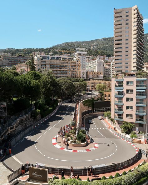 The iconic Monaco hairpin turn at @fairmontmonaco and poolside lunch at @nikkibeachmontecarlo 🇲🇨🥂 #FairmontMonaco #MonteCarlo #nikkibeach Monaco Hairpin, Poolside Lunch, Monaco Travel, Elegant Vibes, Nikki Beach, Dreams Do Come True, 2025 Vision, Fashion 2024, Monte Carlo