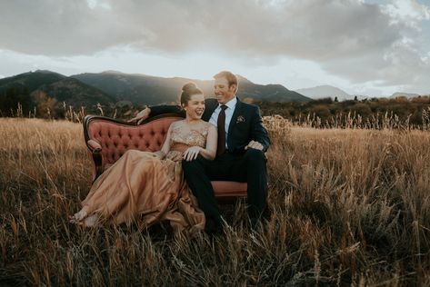 Vintage Engagement Pictures, Summer Engagement Pictures, Colorado Scenery, Country Engagement Pictures, Vintage Engagement Photos, Engagement Images, Fall Engagement Pictures, Engagement Picture Outfits, Vintage Couch