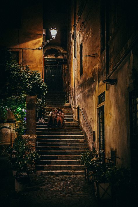 Streets Of Italy Aesthetic, Roma Aesthetic Night, Rome Italy Aesthetic, Italia Aesthetic, Italian Night, Italy Vibes, Lazio Italy, Italy Street, Italian Aesthetic