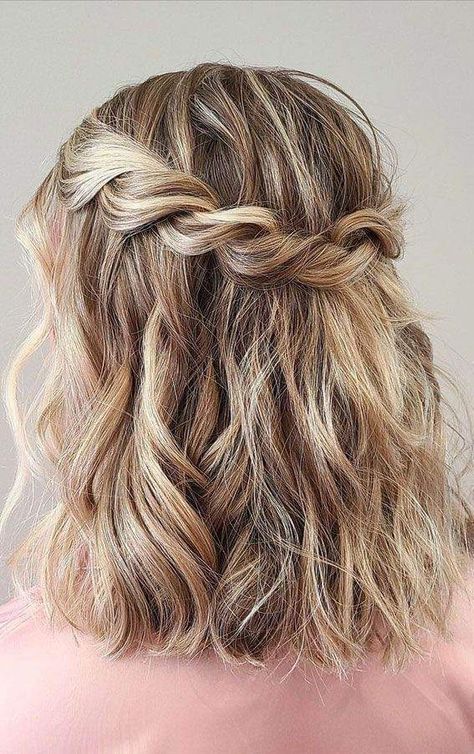 Hair Down Hairstyles Shoulder Length, Hair Styles For Prom Shoulder Length, Twist Half Up Half Down Short Hair, Shoulder Length Hair Styles For Prom, Midlength Hairstyles For Prom, Half Updos For Medium Length Hair Prom, Hairstyles With Curls Short Hair, Prom Hairstyles On Short Hair, Prom Hair For Layered Hair